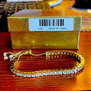 Premier Designs adjustable Crystal bracelet!